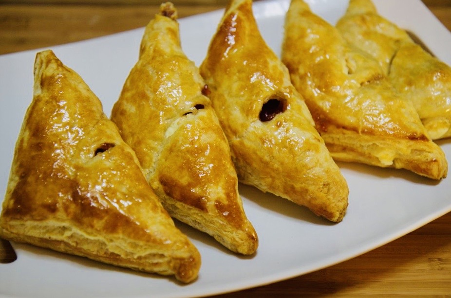 guava, cream cheese pastry | Pastelito de Guayaba y Queso