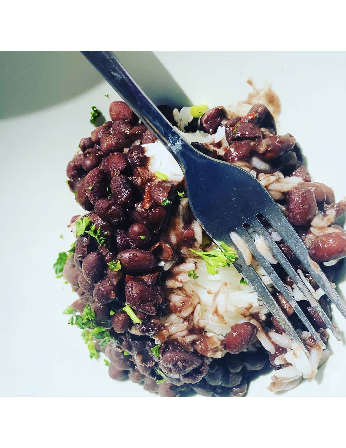 Chela's black beans | frijoles negros