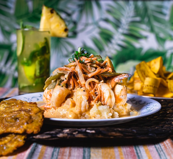 coconut-ginger shrimp & mash potato | camarones coco